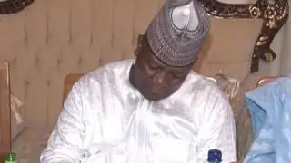 Emir of Daura Hosts President Buhari