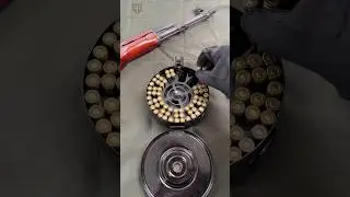 Let's load a 75 round Korean Drum.