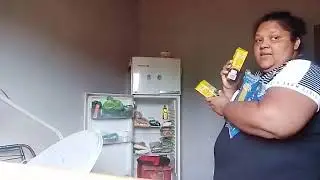 Mostrando as coisas que vem em uma cesta básica que comprei.