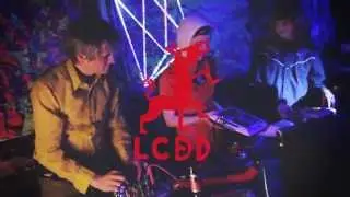 Indypendientes :  Los caballos de D&uuml;sseldorf , Moroder sound club Viernes 13 Marzo