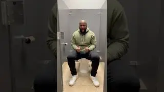 SOMEBODY GET MISTA TWERKS BALD BUNS SOME TOILET PAPER PLEASE AND THANK YOU ‼️ #funny #memes #lmao