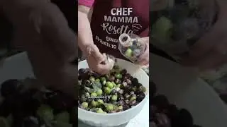 Olive grosse conservate con il sale