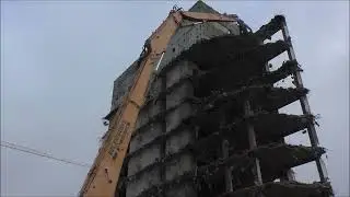 Excavator CAT 385 B  - longfront demolition site