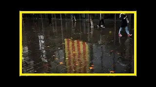 Pro-independence catalans make cash withdrawals in protest