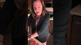 Pretzel Bun Pizzas?! Pizza for breakfast?! Easy Freezer Hack + Detroit Style Pizza Talk 🍕💥