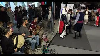 Η