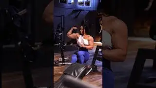 Melinda Lindmark Showing Her Biceps | Female Arm Workout #female