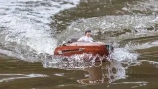Modell Tenderboot Hedonist 1:10