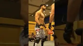 Huge clothesline - Pro wrestling