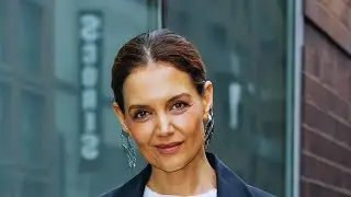 Katie Holmes's Secret to Effortless French Waves: The UNBOTHERED Beach Hair Masterclass!