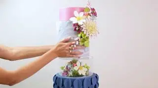Fondant Flower Arrangement on Lacupella Acrylic Fancy Tier