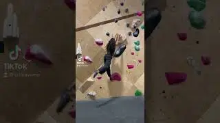 Why do dynos gotta be so scary sometimes? But also why did I hold on for that long 😅🥲 #climbing