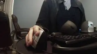 Evoluent VM4R VerticalMouse 4 Right Hand Ergonomic Mouse with Wired USB Connection (Regular Size)