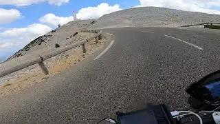 La montée du Mont Ventoux en Triumph Street Triple RS
