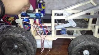 Trator de controle remoto