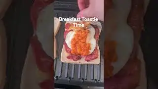 Cheesy Breakfast Toastie for Busy Mornings! #breakfasttoastie #britishbreakfast #foodie #foodshorts