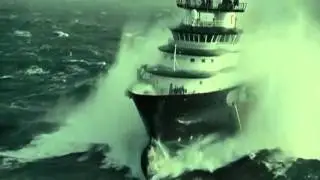 Angry seas. [VIDEO]
