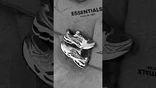 It's time to start thinking about your cosy fits! #crepslocker #essentials #hoodie #outfit
