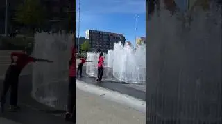 Water Fun😎#aarhus #jeetuandbhuviartstudio #denmark #water #playing #fun #waterdance #short #ytshorts