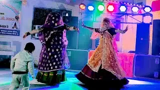 पल्सर गाड़ी पर बैठी कुंण लुगड़ी वाली