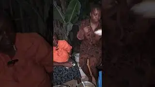 Mamas African Pot is live! Cooking cream corn in coconut gravy from Kenya.#fypシ゚viral #shorts #food