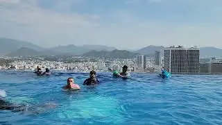 infinity roof-top swimming poolREGALIA GOLD HOTELKh&aacute;ch Sạn Regalia Gold