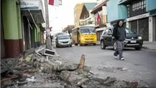 Chile quake triggers mass evacuation and tsunami alert