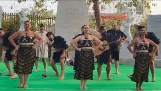 మేడారంలో న్యూజిలాండ్ దేశస్తుల డాన్స్...