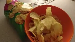 MongoTV_15095 - Del 2 - SPISER SK&Aring;L CHIPS EN VARM OG FUGTIG LUMMER L&Oslash;RDAG EFTERMIDDAG MAJ 2024