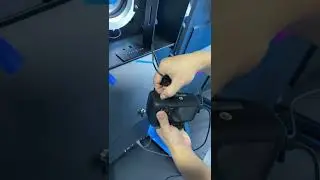 How to connect the camera to mirror photo booth?