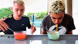 MOMOW ME DÉFI AUX NOUILLES LES PLUS PIQUANTES DE CORÉE - SA FINI MAL POUR L'UN DE NOUS !!!