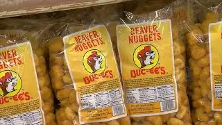 Why do travelers love Buc-ee's so much?