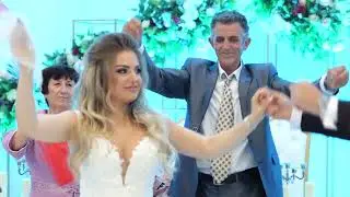 Ardhja & vallja e krushqeve ne dasmen e Jonides dhe Fjoralbit - kendon Saimir Ahmeti
