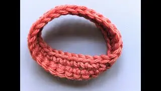 Crocheting a simple Moebius strip HD version