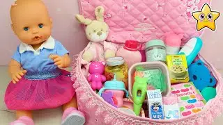 Que llevo en PAÑALERA y MALETA de mi Bebé Nenuco para ir de VIAJE | Vídeos de Bebés de Juguete