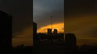 Mentahan video aesthetic sunset di jalan raya free download
