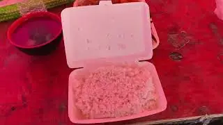 今开始用塔吊往楼上打吊篮配重，这边天气真热恨不得穿背心，中午工地门口快餐。#工地生活 #吊篮 #安装吊篮#记录日常 #工地盒饭 #吃快餐