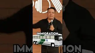 Light skin Mexicans know how to blend in 😉🚍 #latino #standupcomedy #humor #jokes