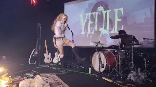 Yeule - Bites On My Neck - end of show, Dublin 23/05/24 @yeule