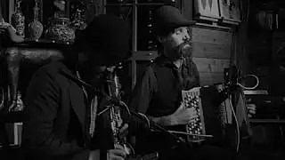 Deakin Hicks at The Conway Muse, Conway WA, Oct 2015