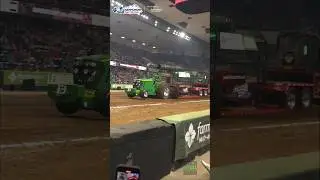 Loud & Heavy Pro Stock John Deere wins Thursday national farm machinery show Tractor Pull!