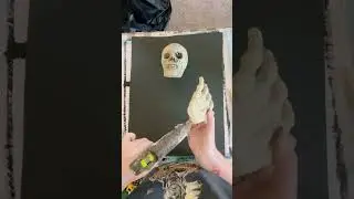 DIY Creepy Skeleton Wall Art 💀🖤