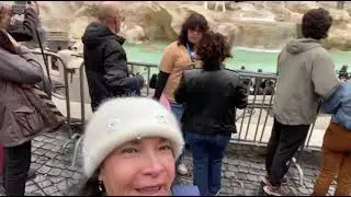 Bello dia,paseamos por Roma, visitando la Fontanna di Trevi, hermosa🙏❤️🇮🇹