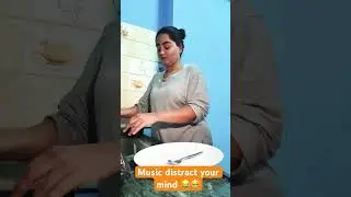 @Music distract your mind🥺😂 #duet #funny #comedy #fun #dance