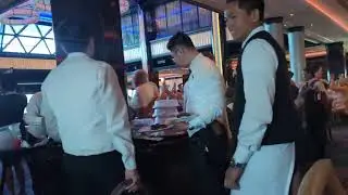 When Parrotheads Take Over A Cruise Ship Dining Room!
