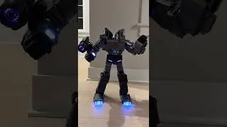 Robosen Megatron Soundwave Action