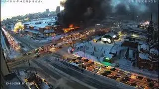 В центре Челябинска загорелся рынок. A market caught fire in the center of Chelyabinsk