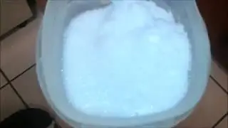 What happens if you put baking soda and vinegar in a microwave?