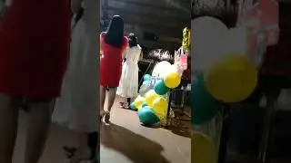 Mc cắt b&aacute;nh sinh nhật dễ thương