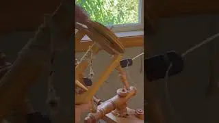 Switching flyers on Kromski Symphony spinning wheel